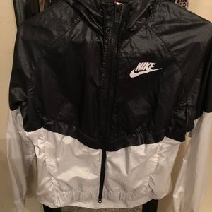 nike windbreaker jacket